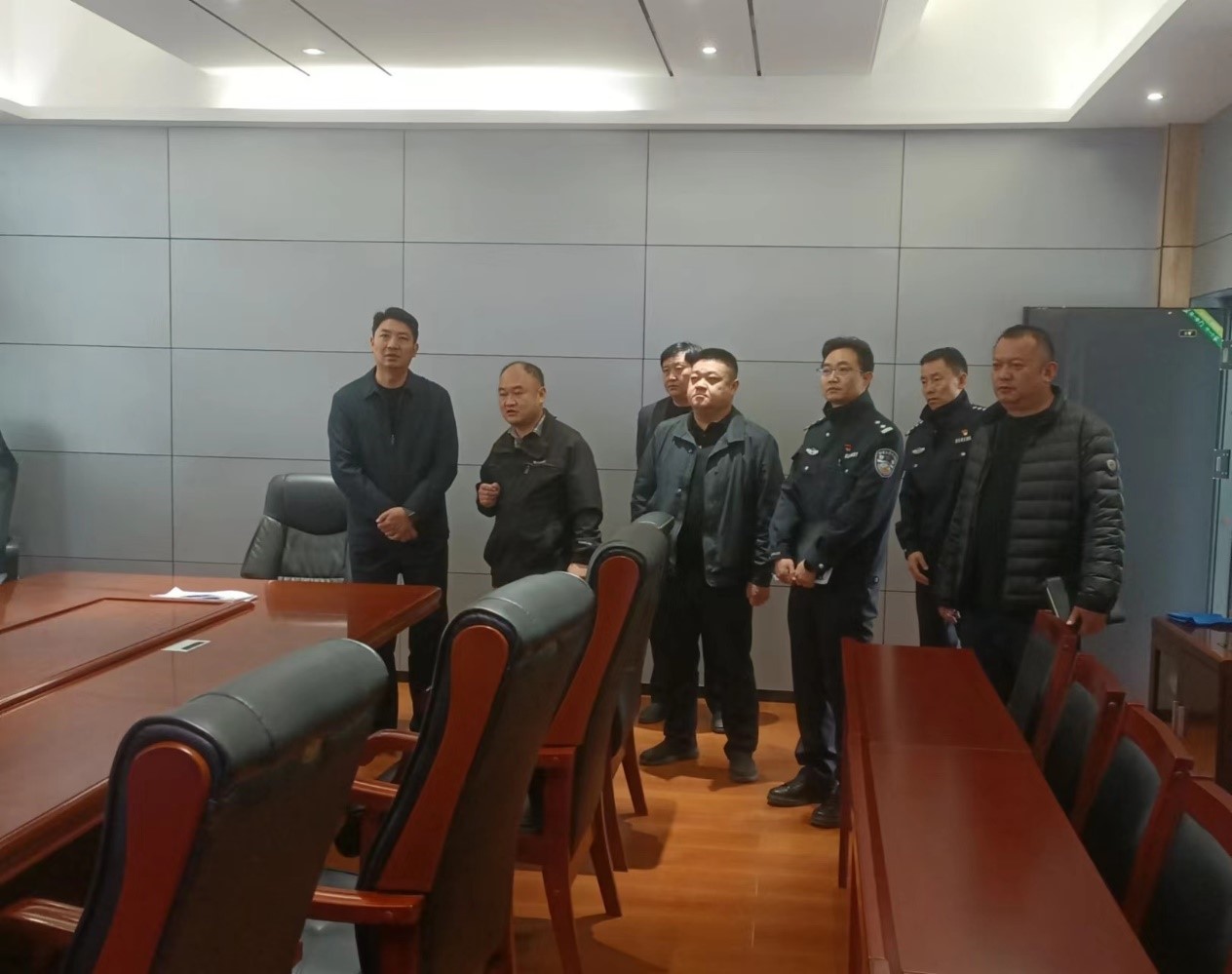 ef5ccc9cee0c4f96834f9e79ff31ace6.jpg ef5ccc9cee0c4f96834f9e79ff31ace6.jpg