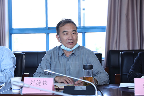 77590d8dae7d443782e465b9e065f080.jpg 77590d8dae7d443782e465b9e065f080.jpg