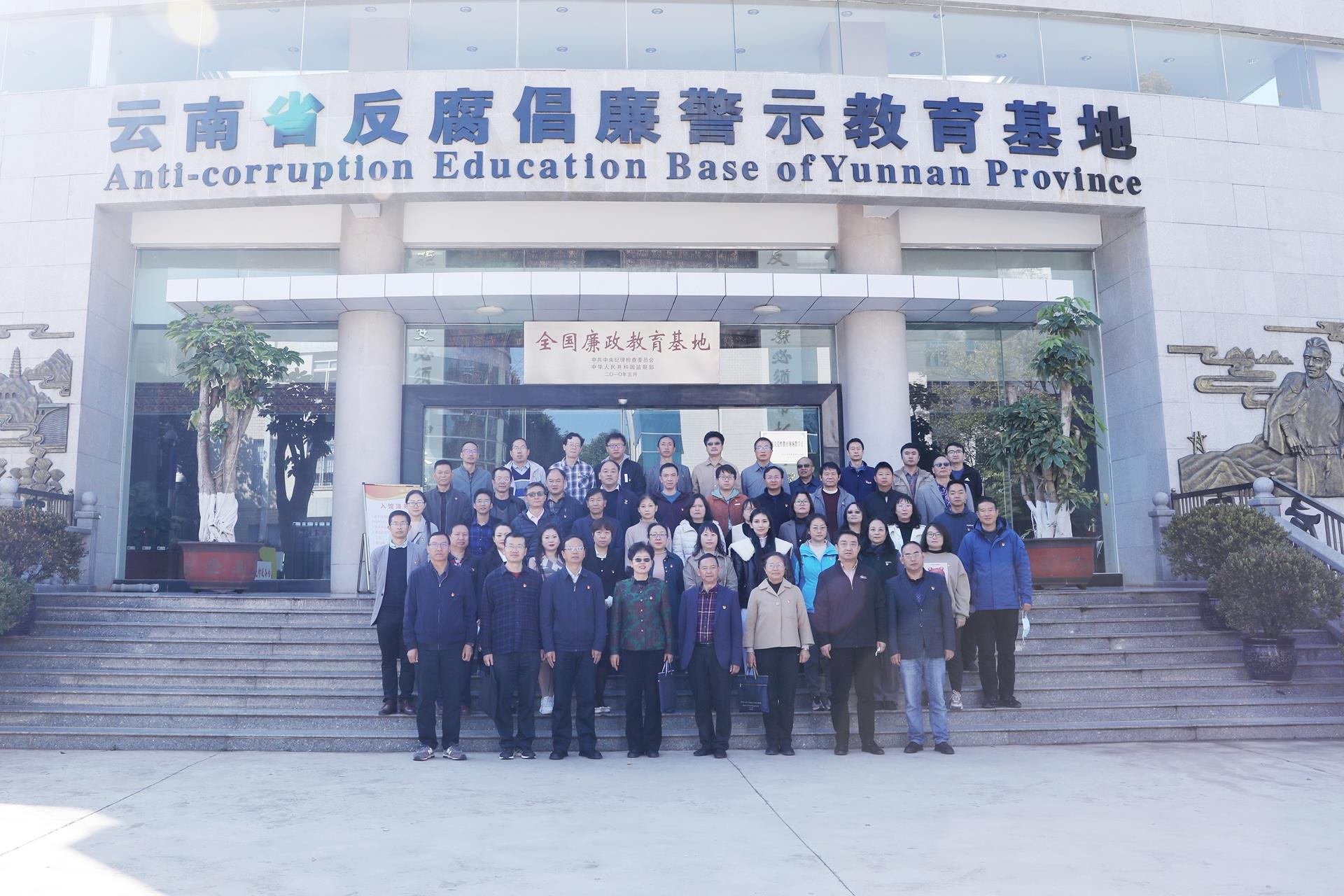 97cf95c5ebba47ff92bbeae012b7e43d.jpg 97cf95c5ebba47ff92bbeae012b7e43d.jpg