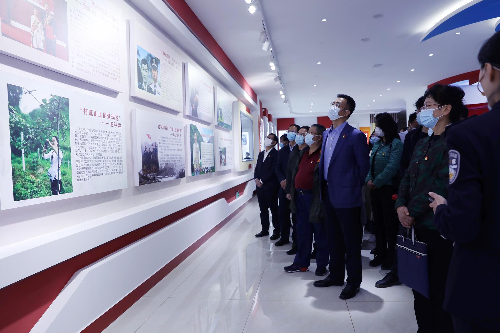 bbc6a9cf0bd04a2e8d57f483a7e0e492.jpg bbc6a9cf0bd04a2e8d57f483a7e0e492.jpg