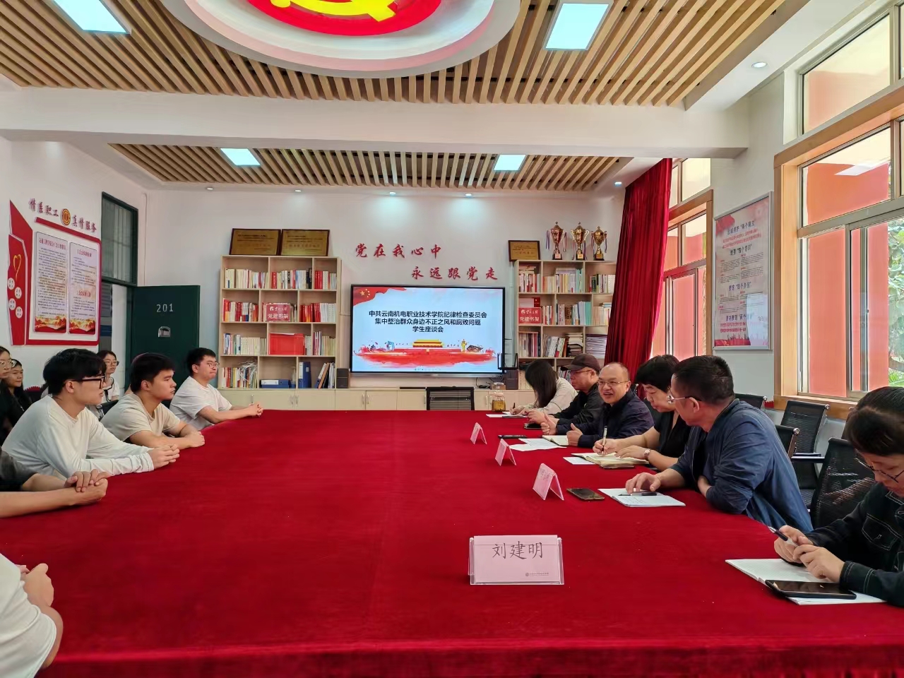 ae18d5aa41f5456abb4e8616cb66683e.jpg ae18d5aa41f5456abb4e8616cb66683e.jpg