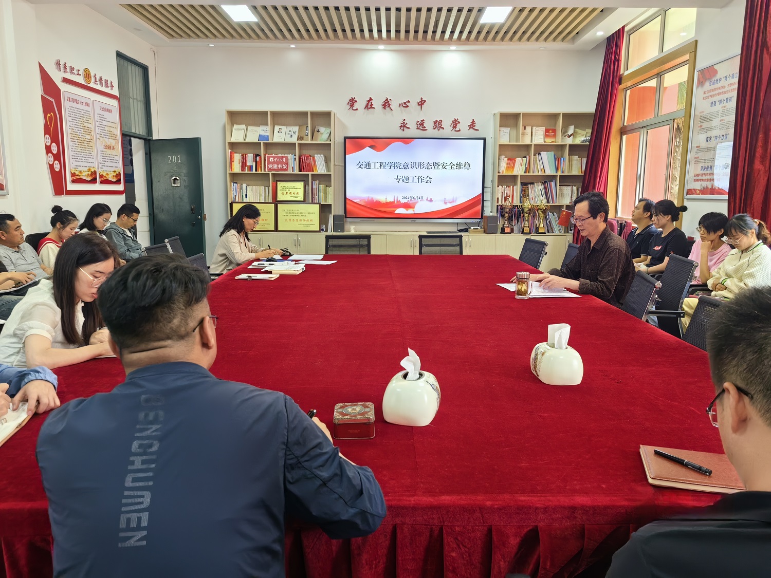 94fa15982a45477a9cd28e9299b351d5.jpg 94fa15982a45477a9cd28e9299b351d5.jpg