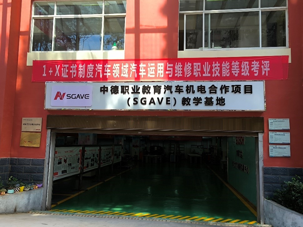 b2722826d39442828be2b4d4fc351d99.jpg b2722826d39442828be2b4d4fc351d99.jpg