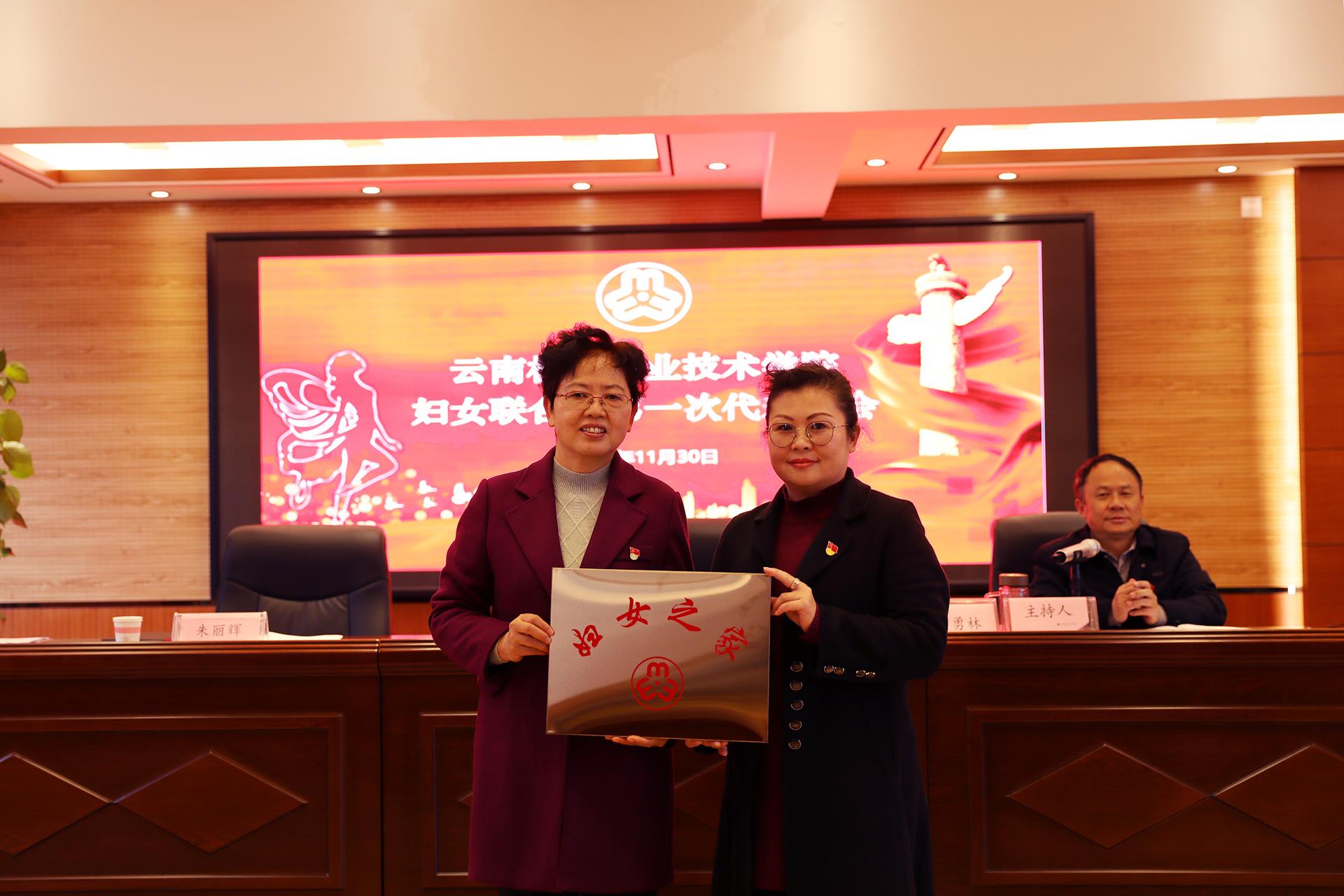 85a775102ce448d48f053369f9fc416e.jpg 85a775102ce448d48f053369f9fc416e.jpg