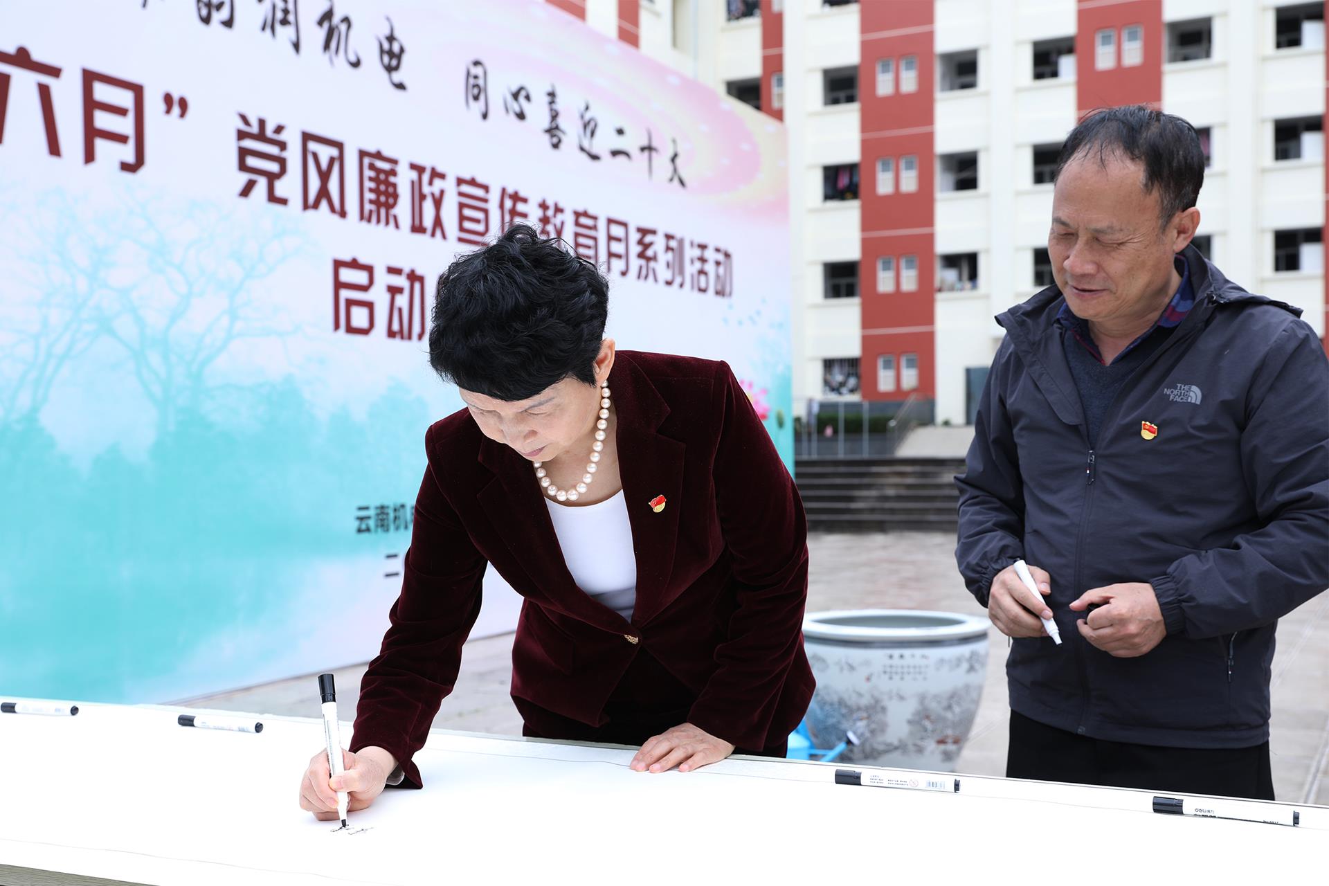 243ab13af8844208b985f00db8654a60.jpg 243ab13af8844208b985f00db8654a60.jpg