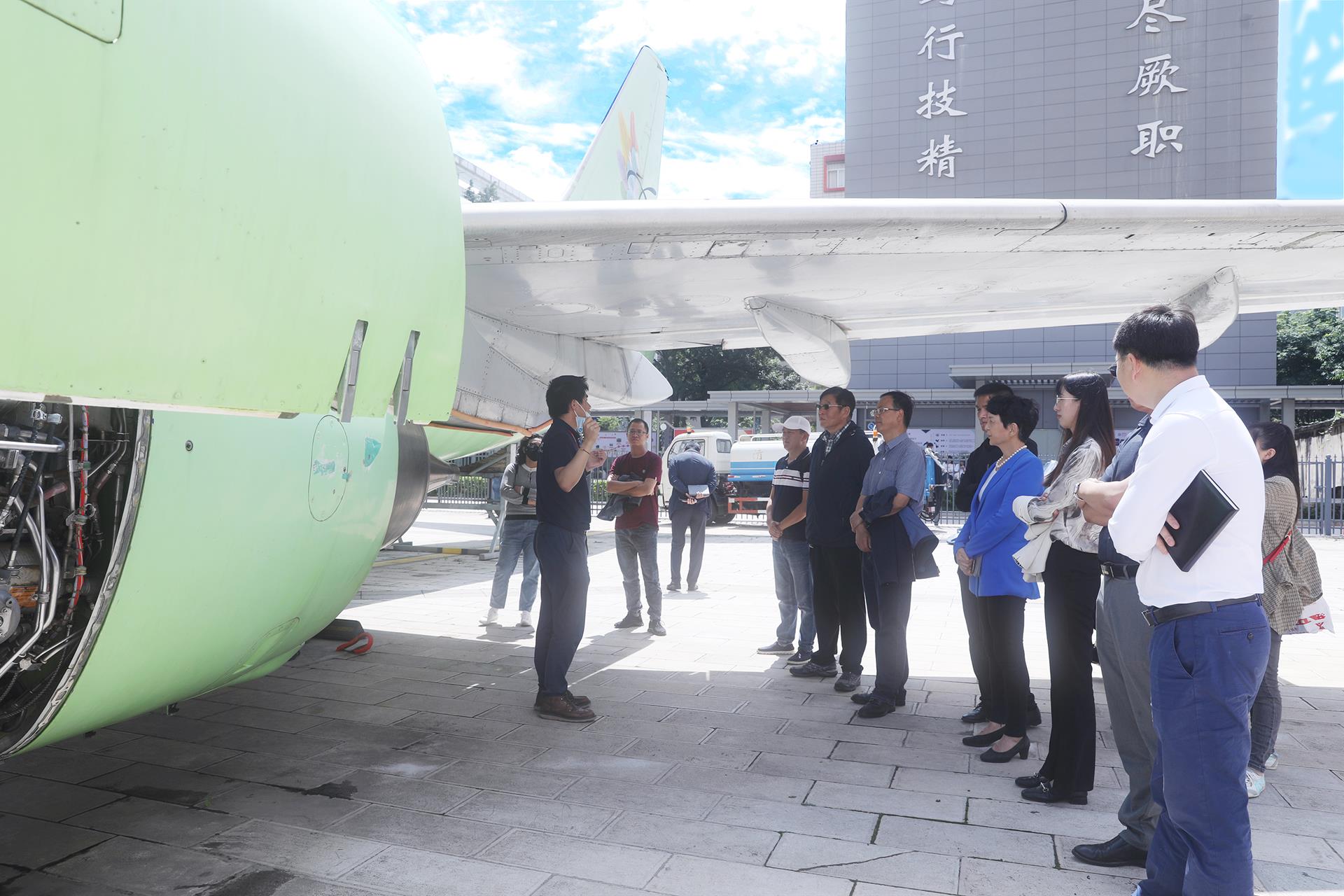 558ebe502efa4d23bf8843f15e507175.jpg 558ebe502efa4d23bf8843f15e507175.jpg