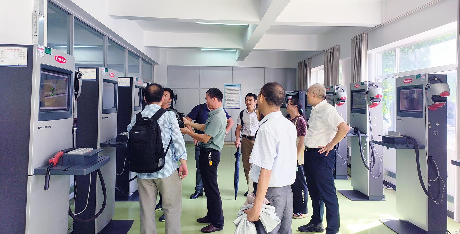 c9515a6e0f5d428bbfdfae681201b0d4.jpg c9515a6e0f5d428bbfdfae681201b0d4.jpg