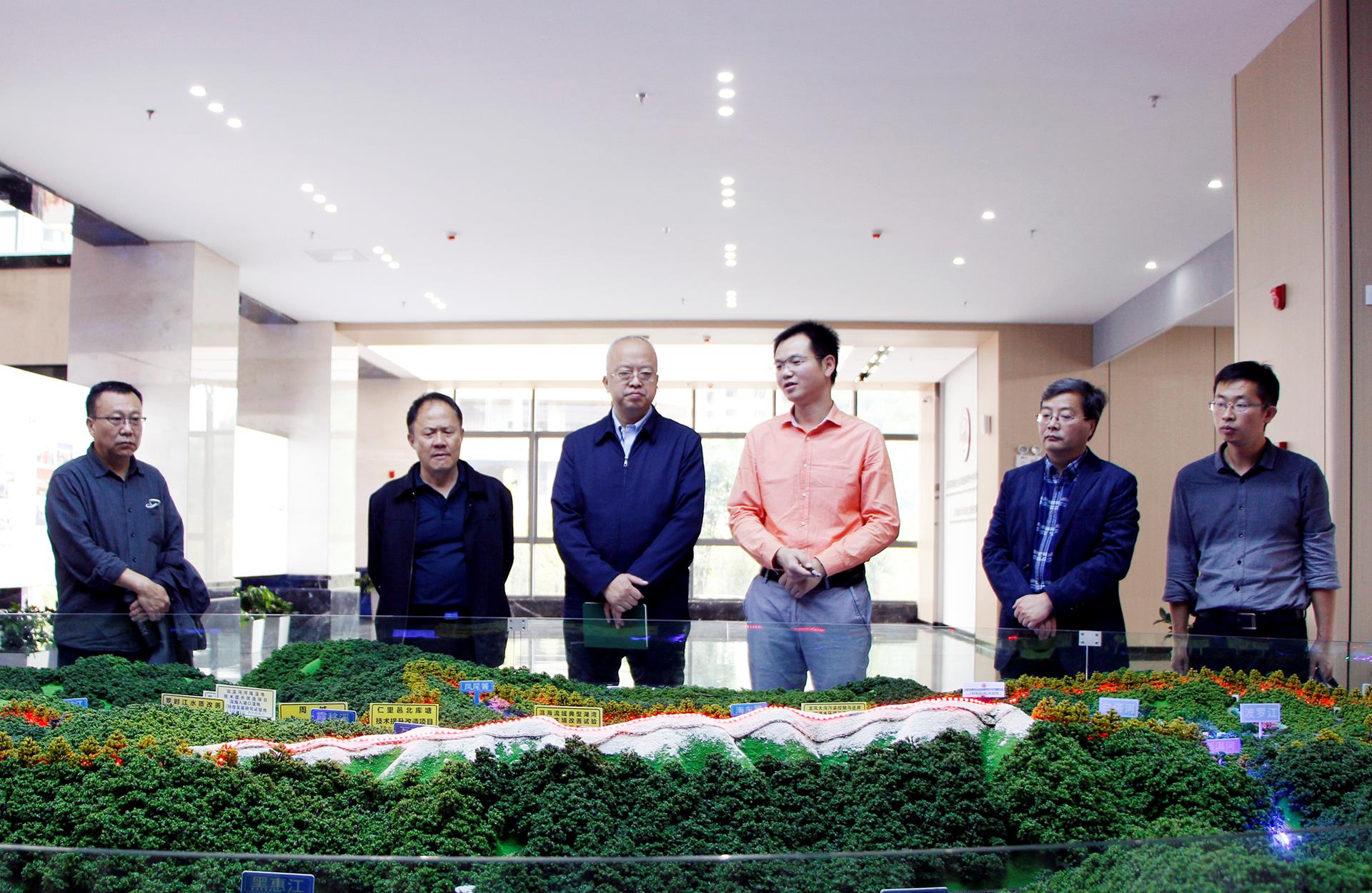 b857f19286bf474782c6c0a9f8ce8016.jpg b857f19286bf474782c6c0a9f8ce8016.jpg