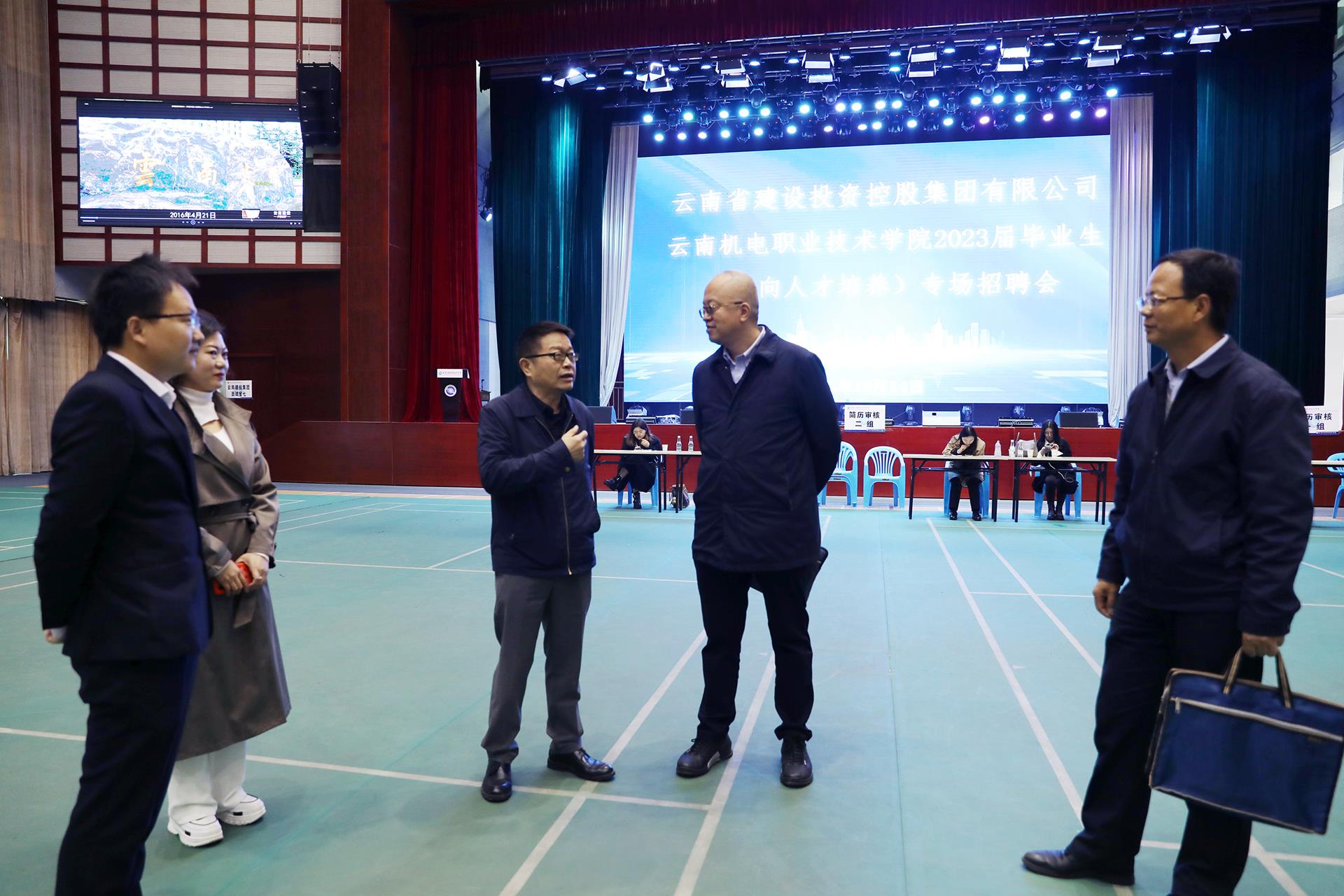 2826fbb4ad17468ea5206994203c624f.jpg 2826fbb4ad17468ea5206994203c624f.jpg