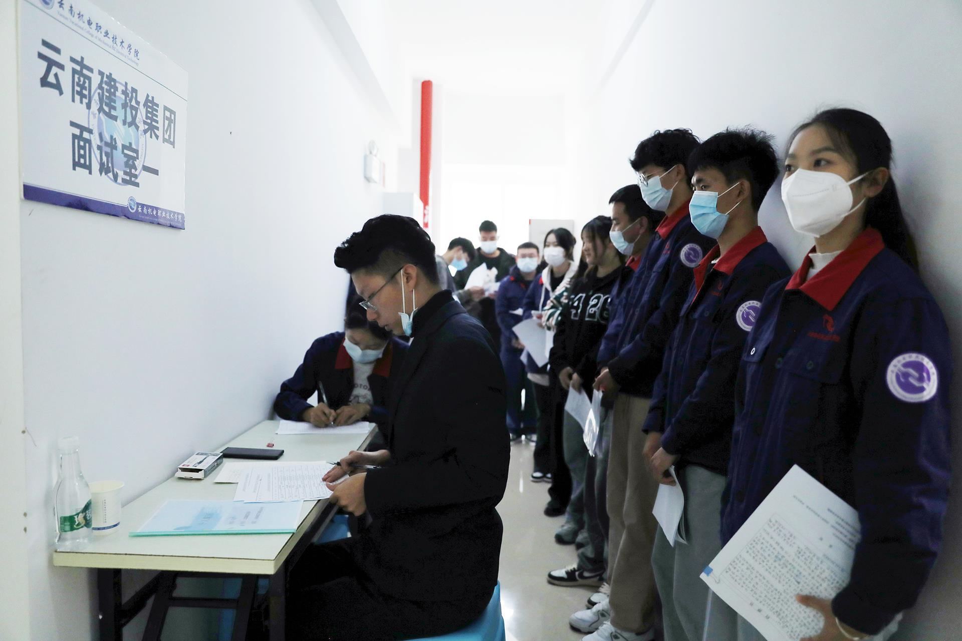 8369ef5eae7d4551bb779de45dbedf43.jpg 8369ef5eae7d4551bb779de45dbedf43.jpg