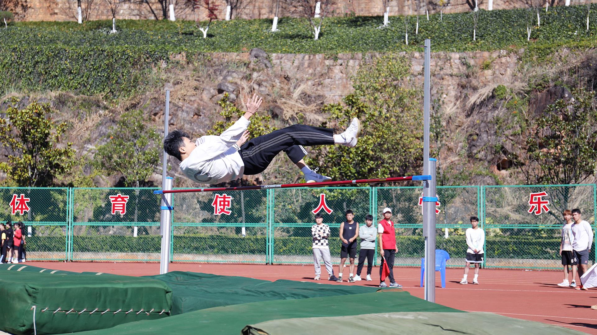 688bfc7768d149e197ae3dea457bacc1.jpg 688bfc7768d149e197ae3dea457bacc1.jpg