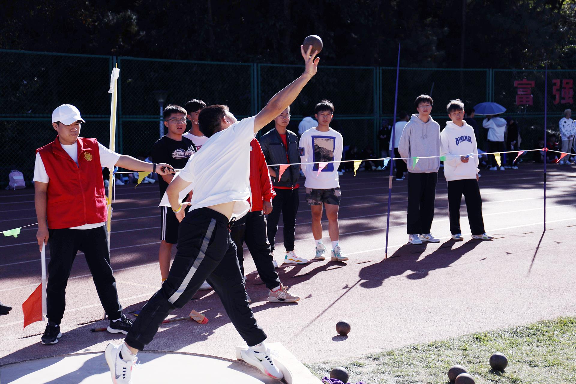 8bea08d629134723b5993ed74714338d.jpg 8bea08d629134723b5993ed74714338d.jpg