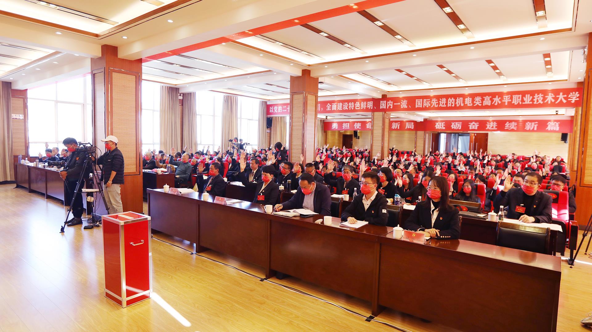 83a2e6fae11a4b8cb58ed17d1a259b71.jpg 83a2e6fae11a4b8cb58ed17d1a259b71.jpg