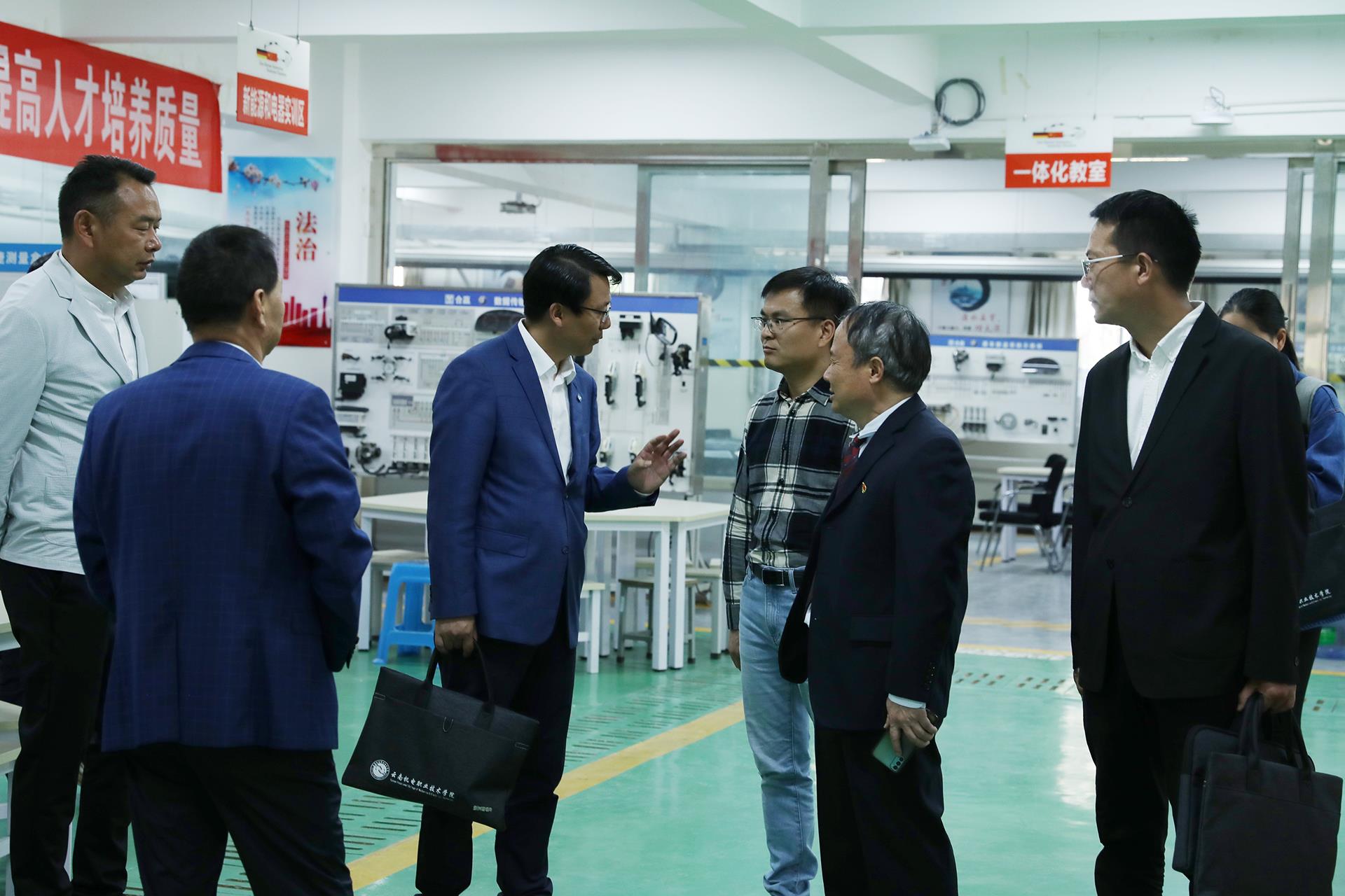 5965b3b04f8a4090a4b817a0c395e715.jpg 5965b3b04f8a4090a4b817a0c395e715.jpg