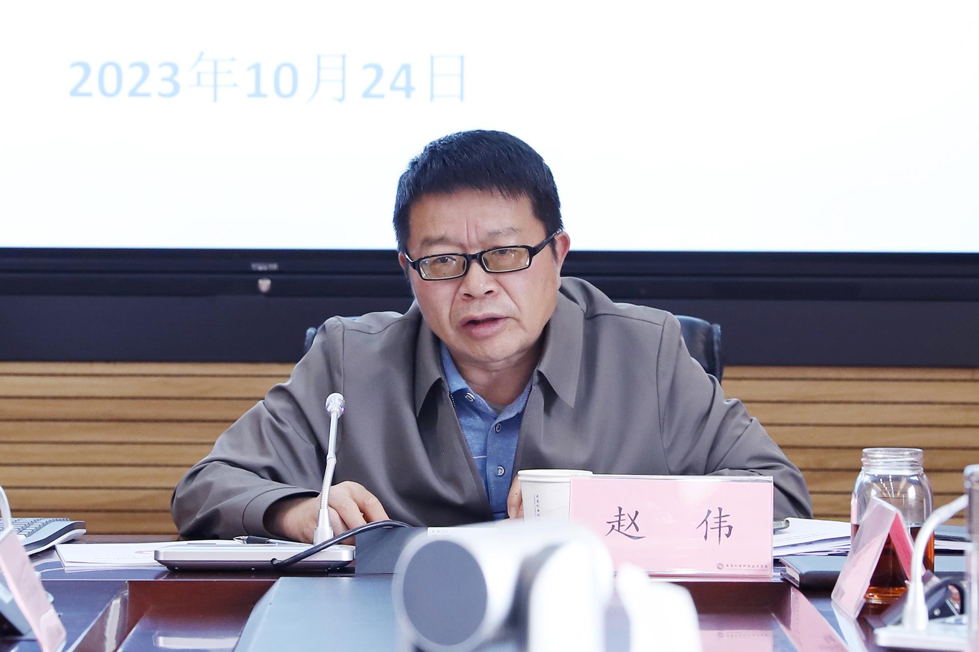 b4d51c1e8dae43ffa9e7243fd5f43436.jpg b4d51c1e8dae43ffa9e7243fd5f43436.jpg