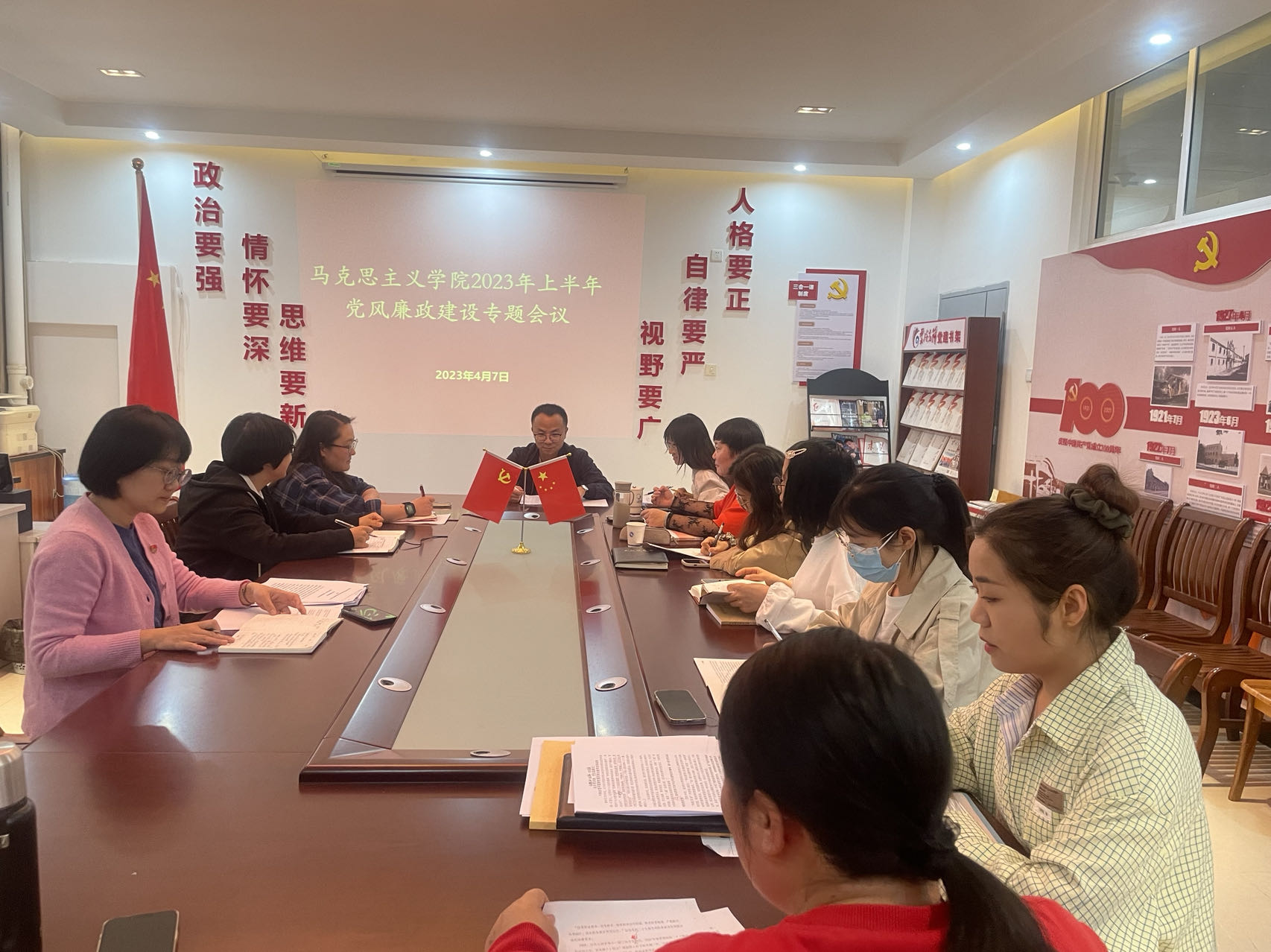 5ce43738949b450e846f7f0950bf80a4.jpg 5ce43738949b450e846f7f0950bf80a4.jpg