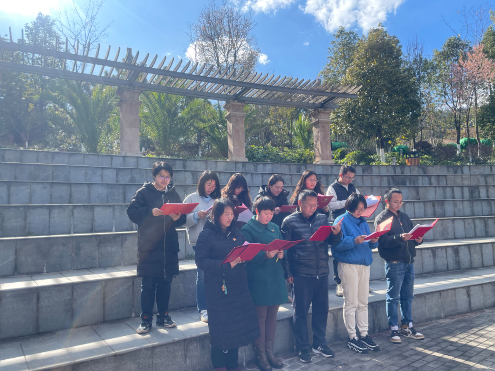 44f995c3f6954876bb7e63e97266e7b0.jpg 44f995c3f6954876bb7e63e97266e7b0.jpg