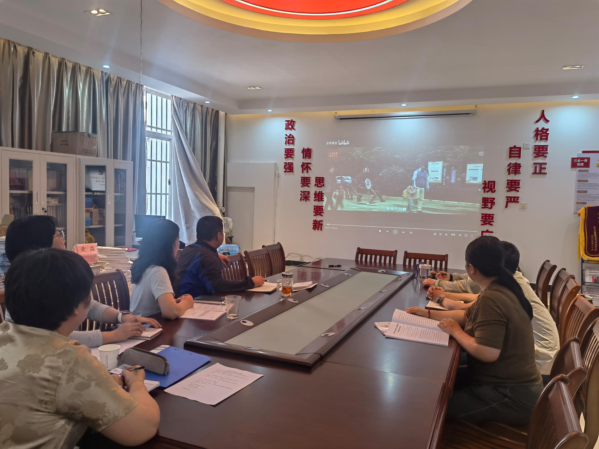 b432ea4a2e7d4dfc8b49e7c72275eb03.jpg b432ea4a2e7d4dfc8b49e7c72275eb03.jpg