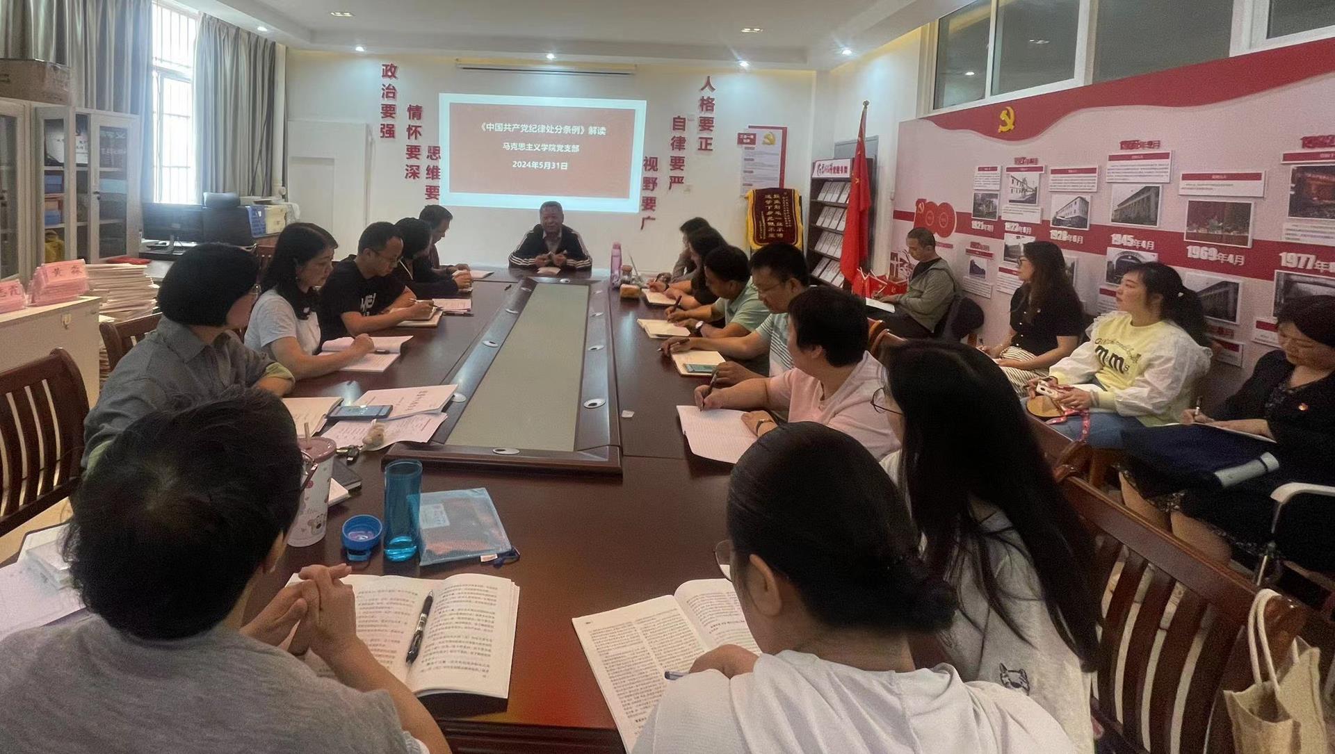 f2408a5e870848ec899613231e67029c.jpg f2408a5e870848ec899613231e67029c.jpg