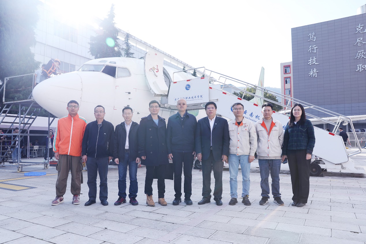 62e7f729772a488a83d67bc1f9aad8cc.jpg 62e7f729772a488a83d67bc1f9aad8cc.jpg