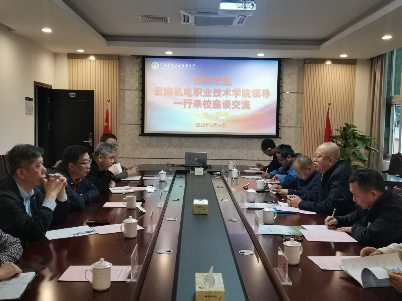 4ddad033c23a43029199478313355115.jpg 4ddad033c23a43029199478313355115.jpg