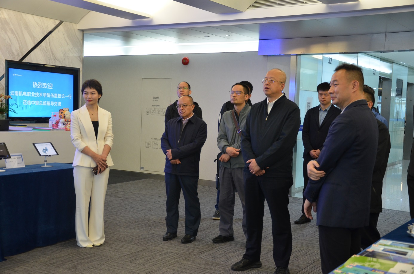 764f0d6affa242308a3995331f76d120.jpg 764f0d6affa242308a3995331f76d120.jpg