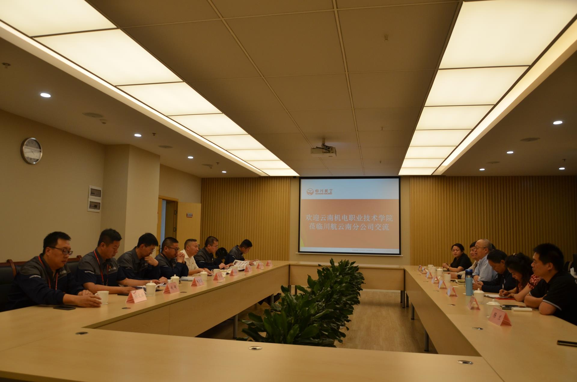 82d97ea6583f487b94f3131f1a6884bd.jpg 82d97ea6583f487b94f3131f1a6884bd.jpg