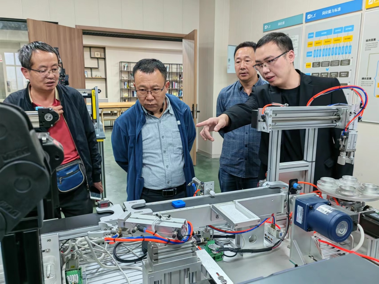 d94fba6e0b364f52b8a24c8248227269.jpg d94fba6e0b364f52b8a24c8248227269.jpg