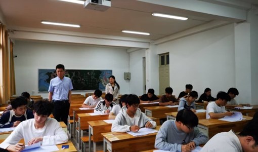 信息工程学院2024-2025学年第二学期期末考试工作简报